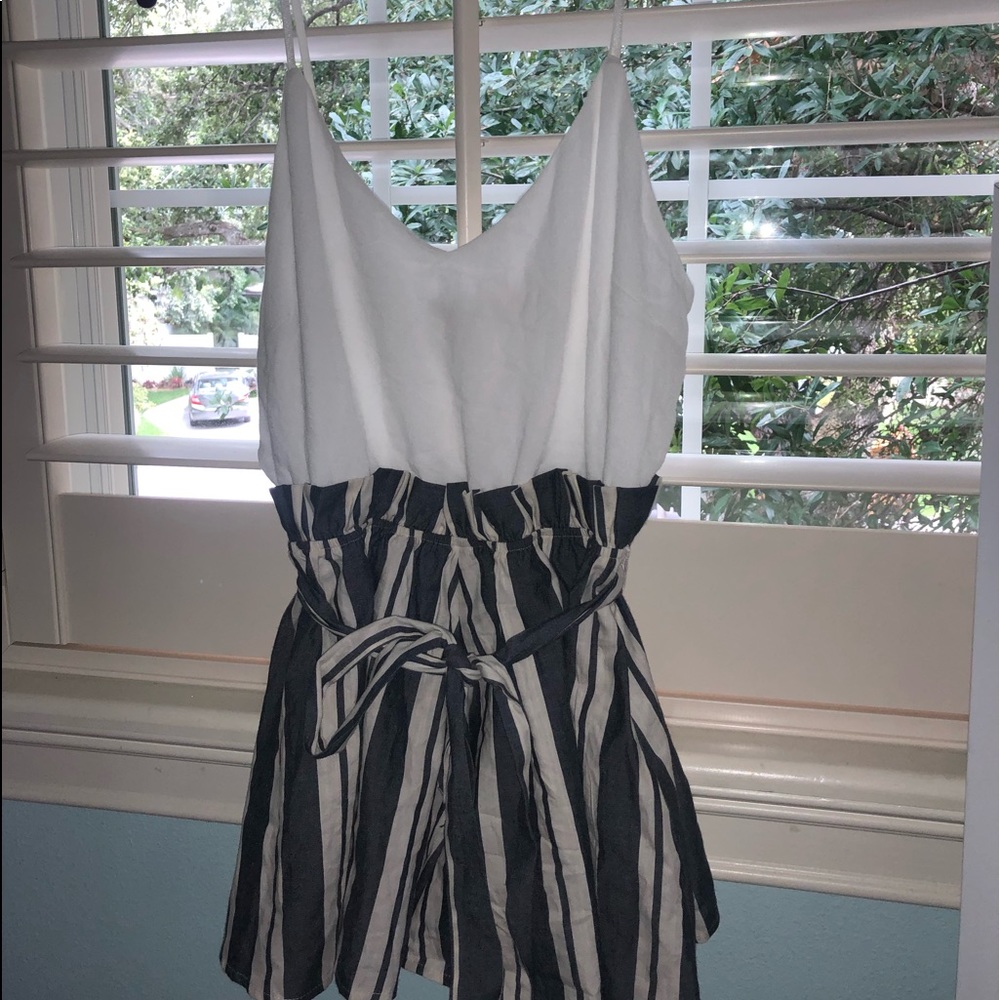 ALTARD STATE WHITE AND GREY STRIPED ROMPER!!